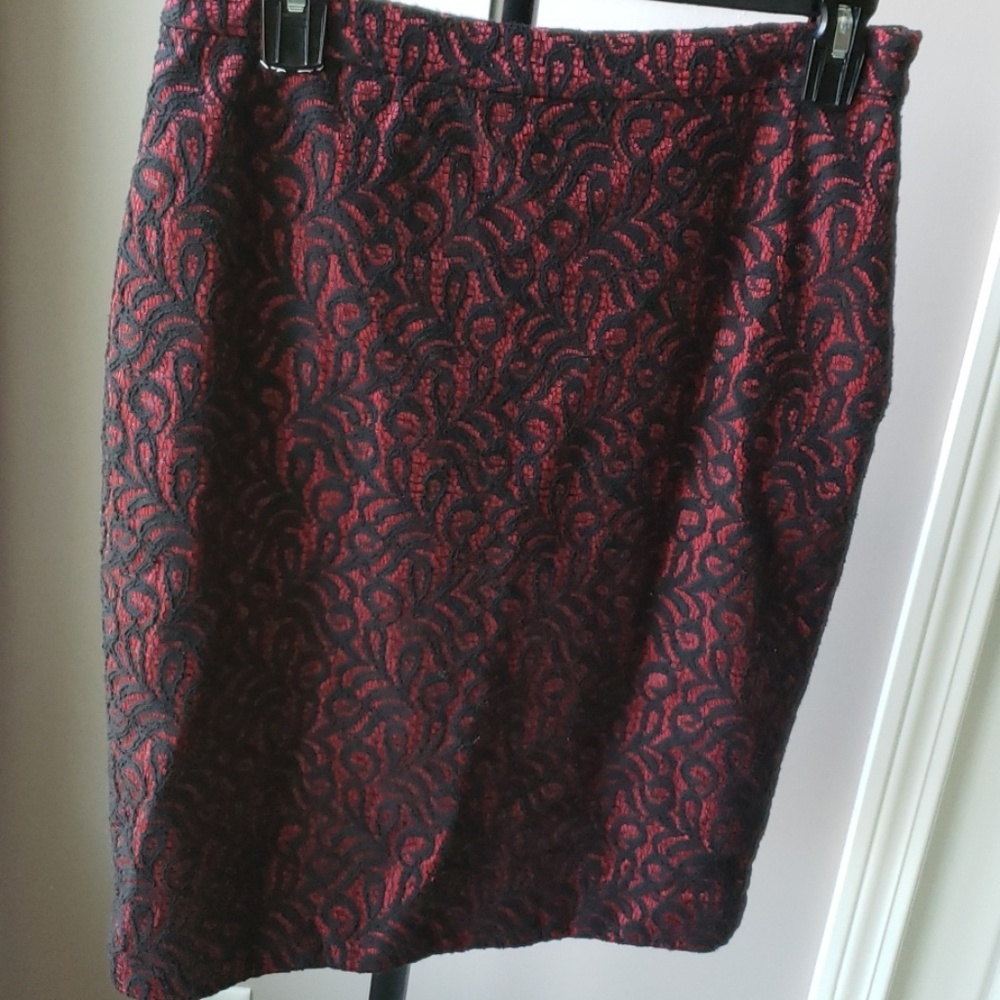 The Limited, Pencil Skirt, size 4, Red &Black lace